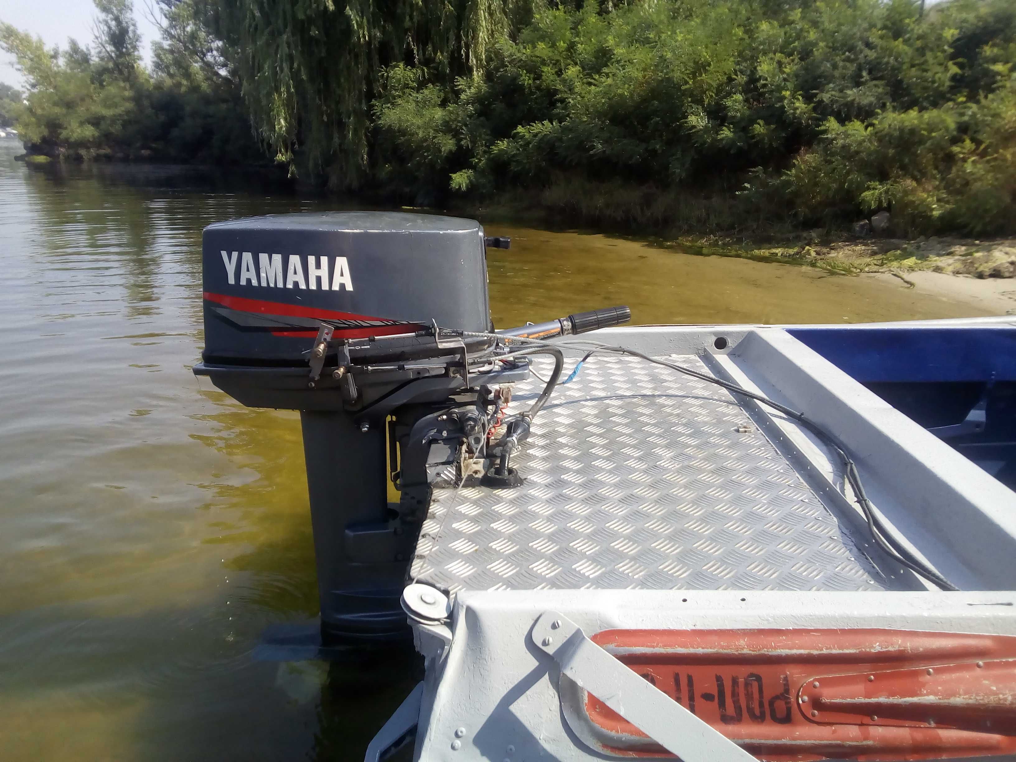 Продам лодку с мотором