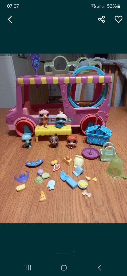 Littlest pet shop food truck