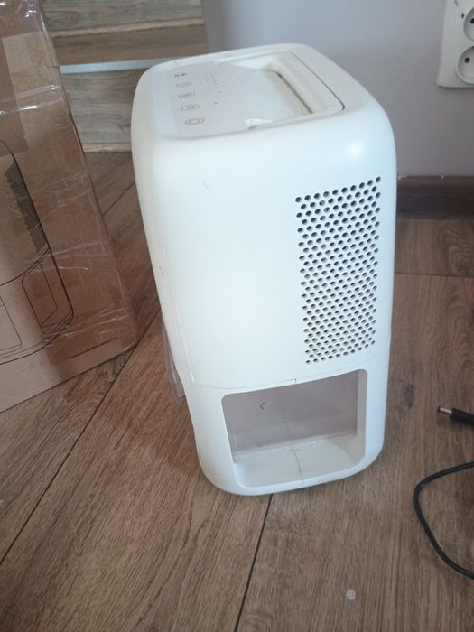 elektryczny osuszacz powietrza marki OMISOON.