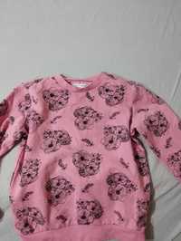 Bluza różowa dla dziewczynki w rozmiarze 128.