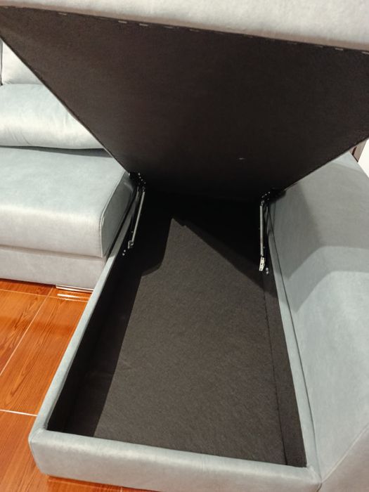 Sofá grande novo+ mesa, Com garantia.