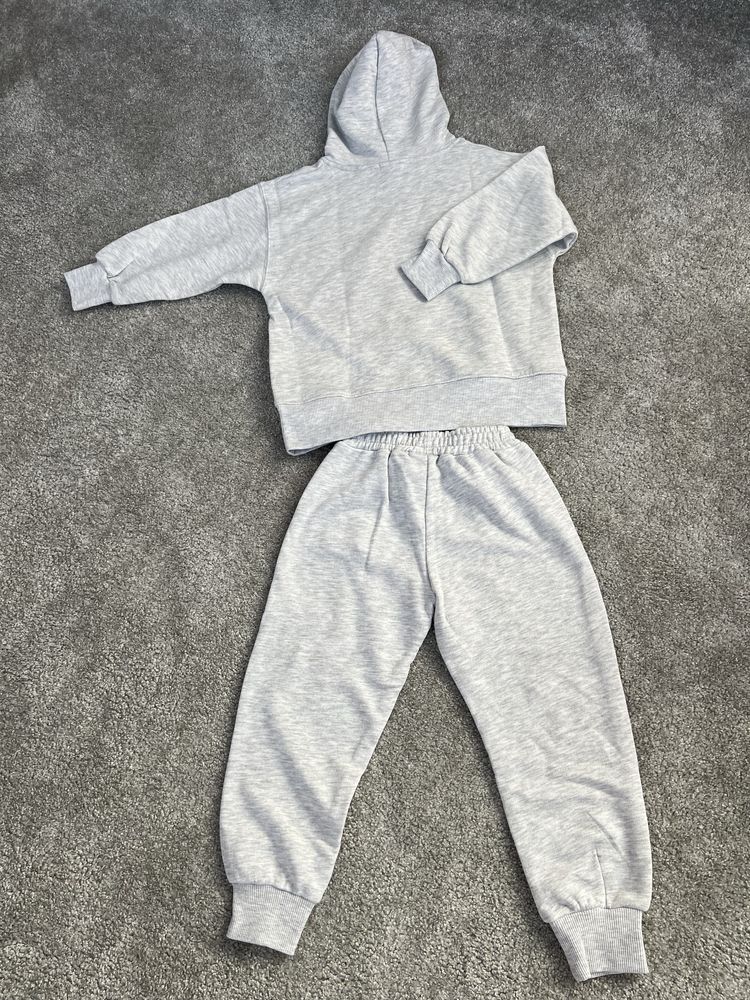 Dres dziecięcy Zara