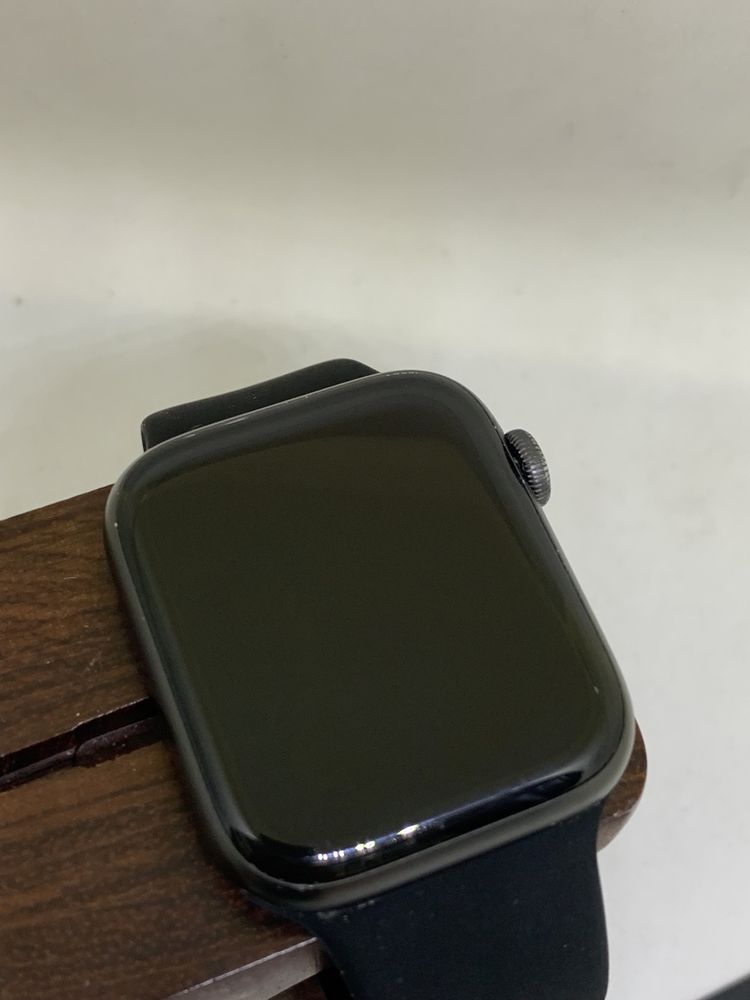 Оригінальні apple watch series 6 44 space gray