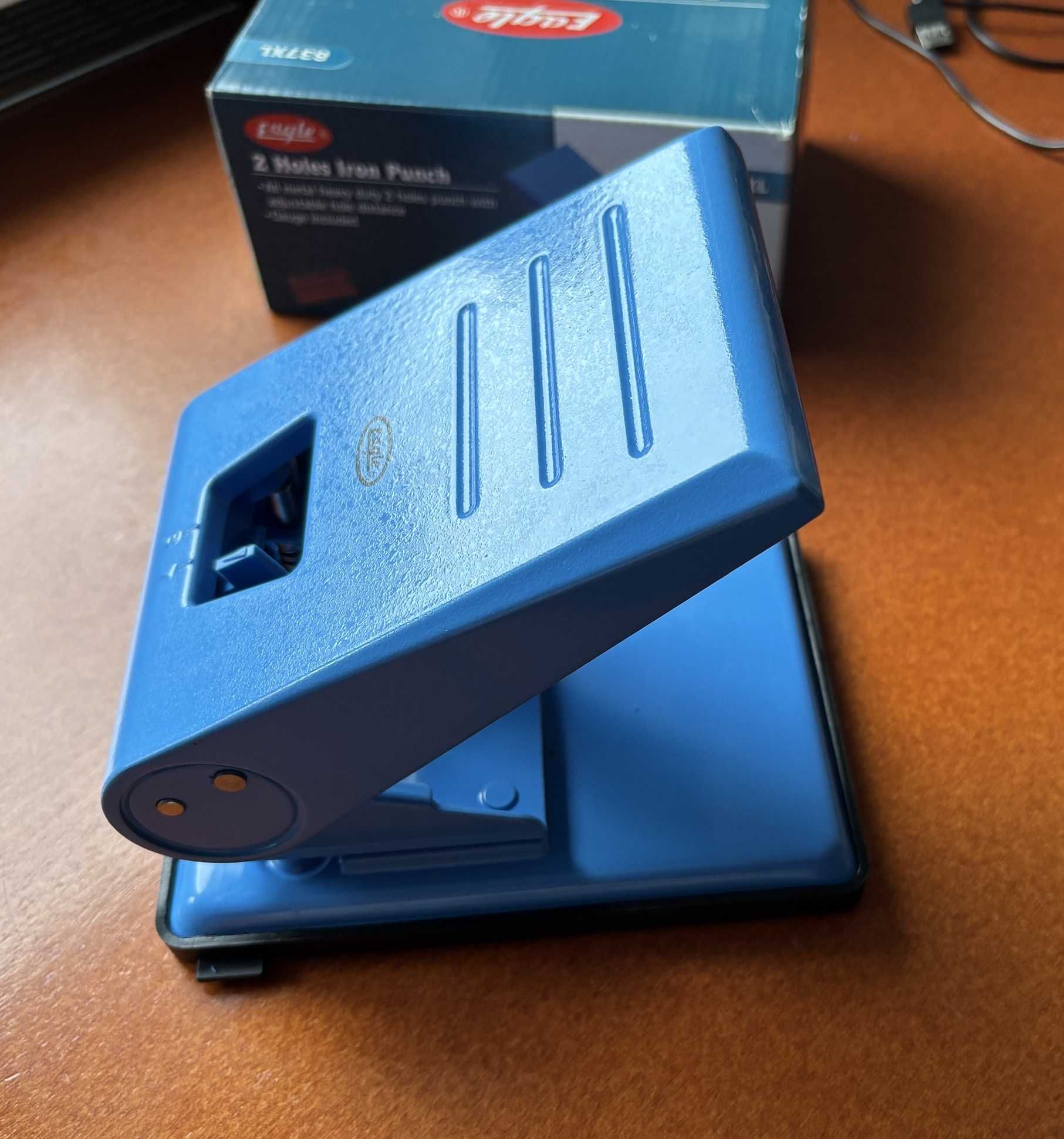 Dziurkacz Eagle 837xl (do 50 kartek)