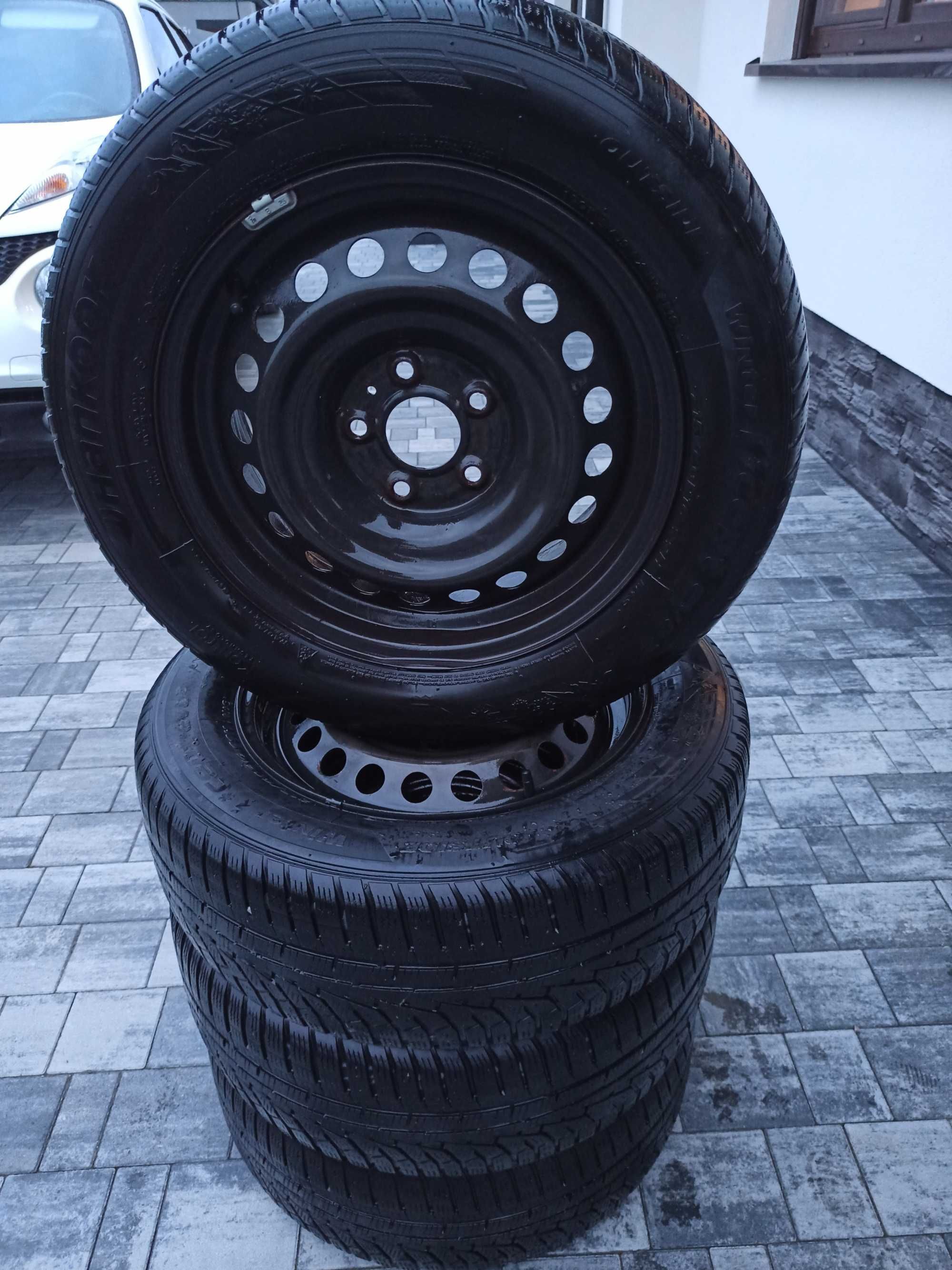 Opony felgi R16 nissan juke