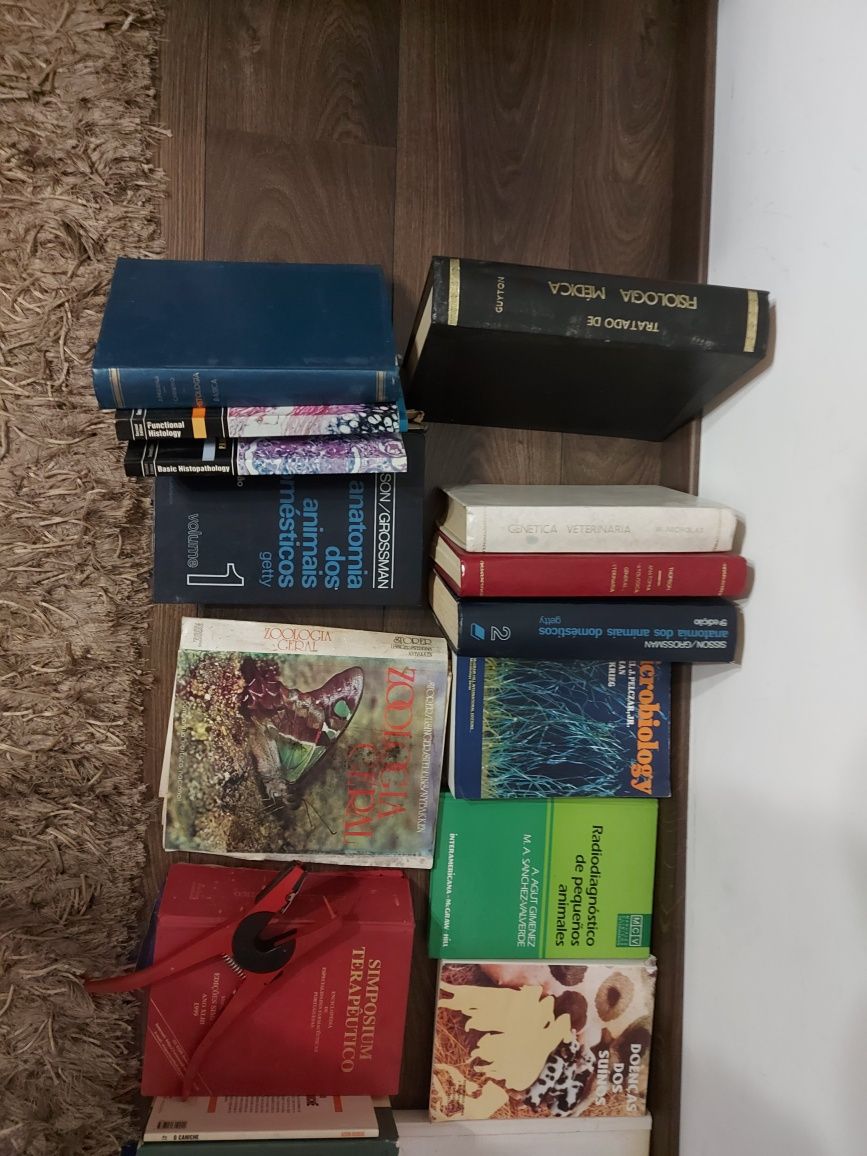 Lote de Livros de veterinaria