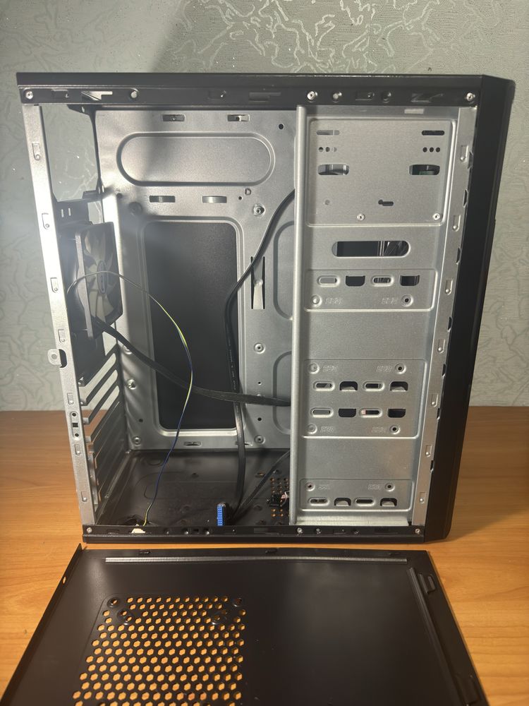 Gamemax ET-210 без блока живлення