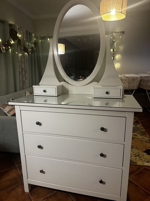 Cómoda HEMNES c/3 gavetas e toucador