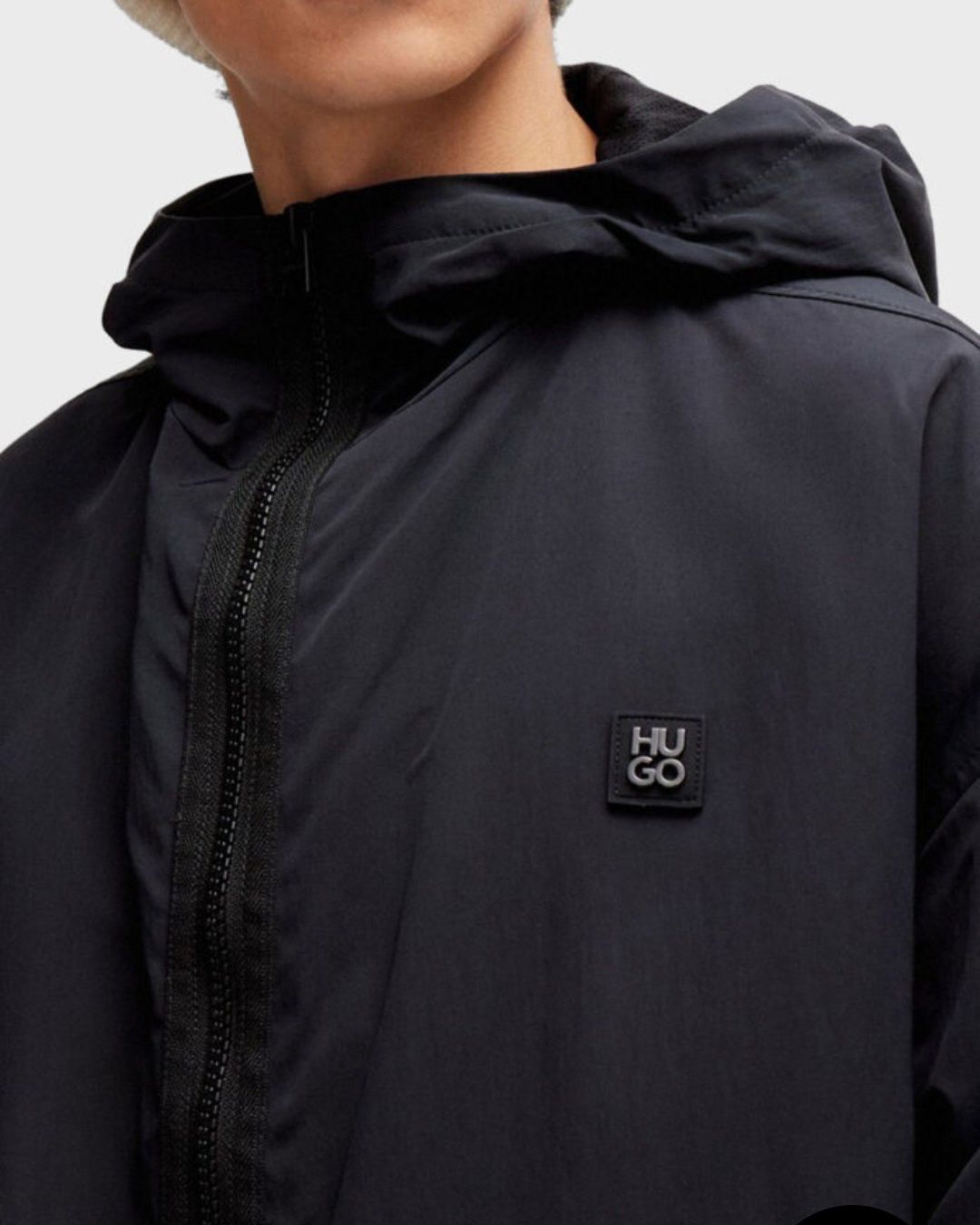Оригінал куртка Hugo Boss.