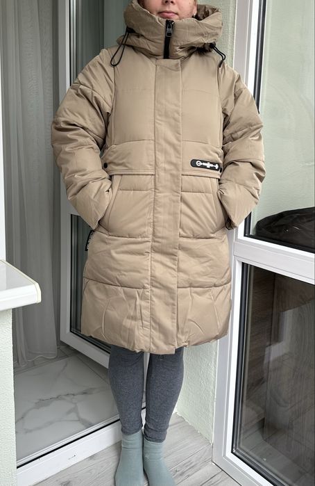 Жіночий зимовий пуховик