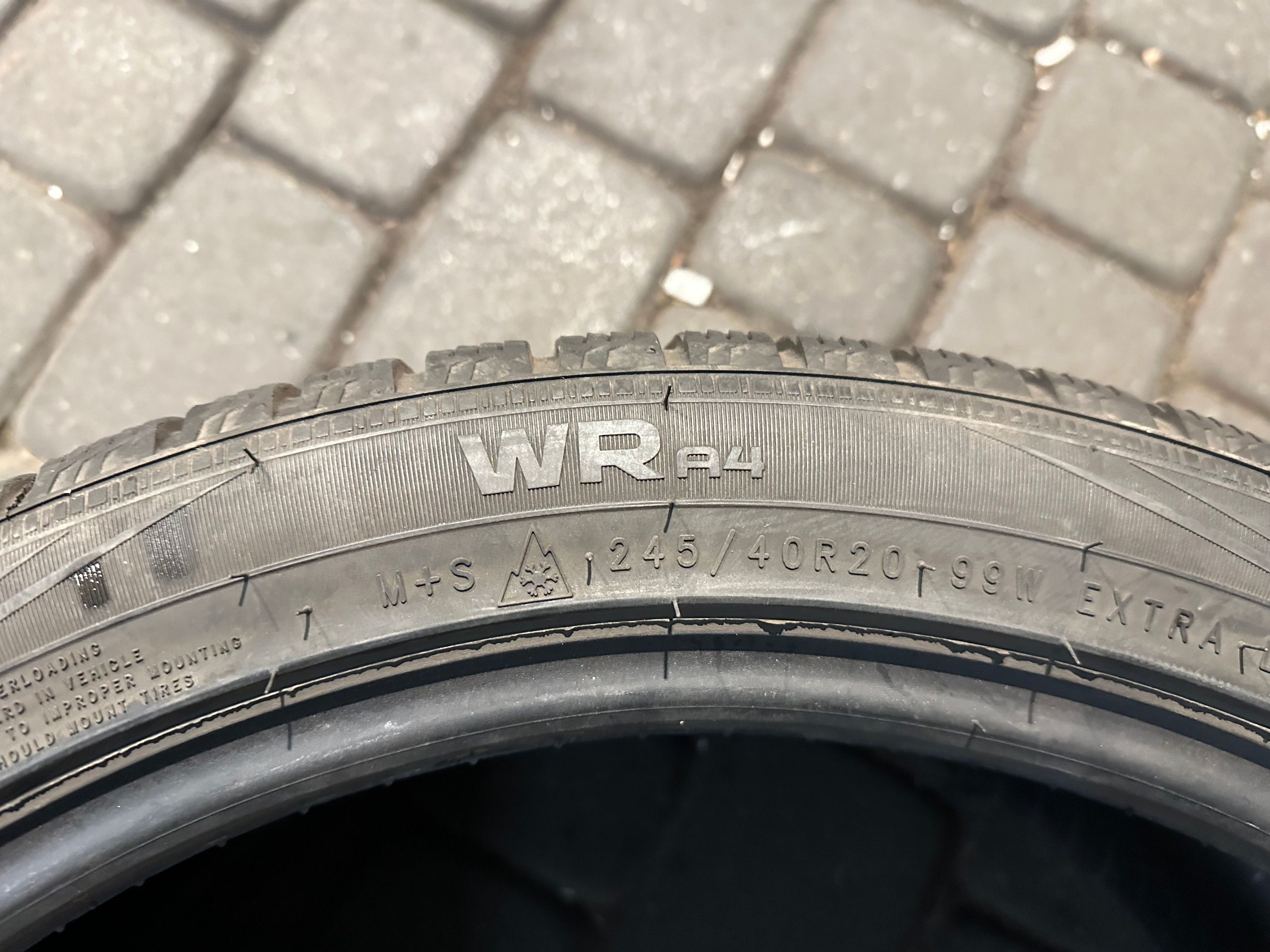 Opona Nokian WR A4 - 245/40/20