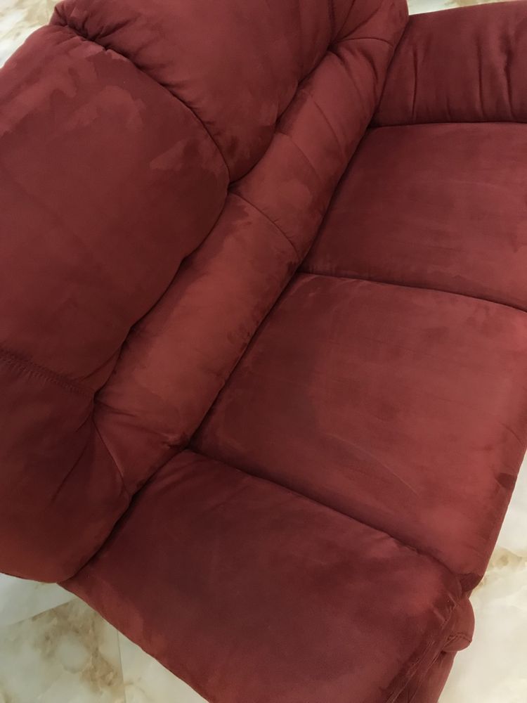 Двохмісний диван