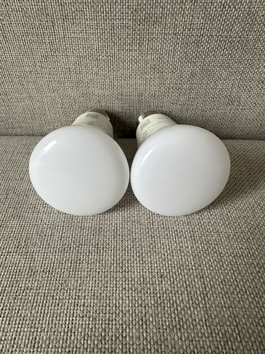 Philips hue 1100 White and Color - dwie żarówki e27