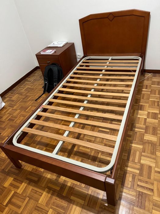 Cama 195x95cm em madeira de cerejeira