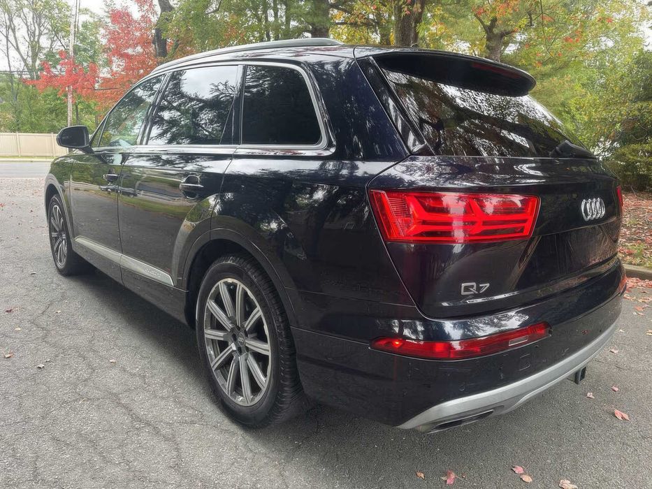 Audi Q7 quattro Premium Plus      2017