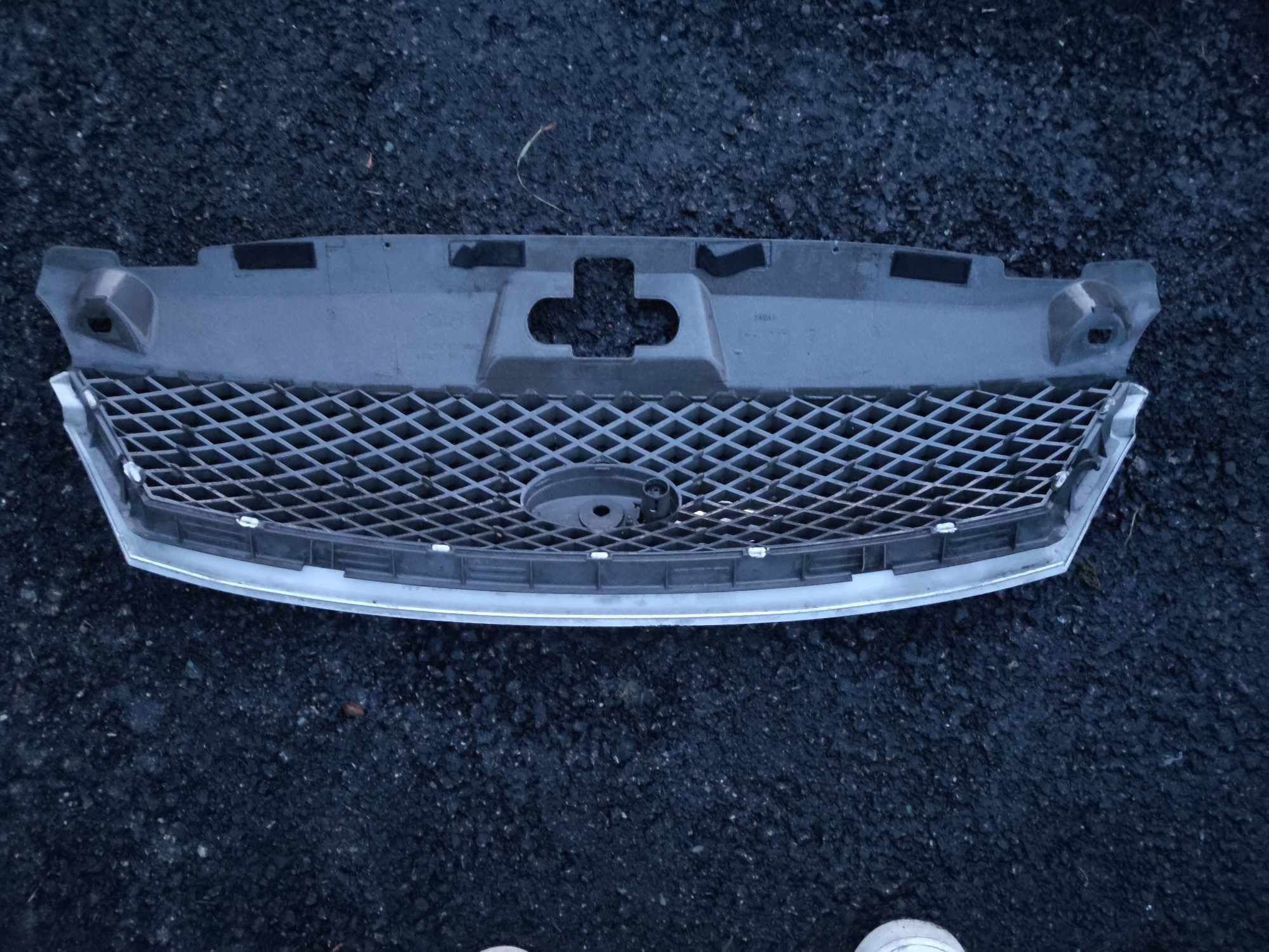 Grill przedni Ford Mondeo MK3