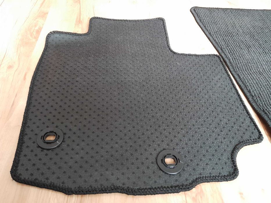 Dywaniki welurowe Suzuki S-CROSS Hybrid