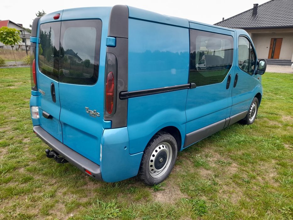 Renault Trafic Brygadówka 6 osobowy z klima