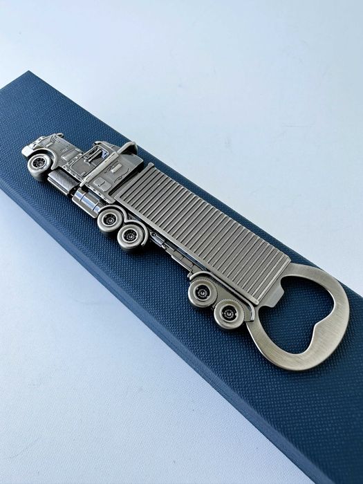 Otwieracz do piwa Prezent Gift Gadżet Tir Ciężarówka Auto Ciemna stal