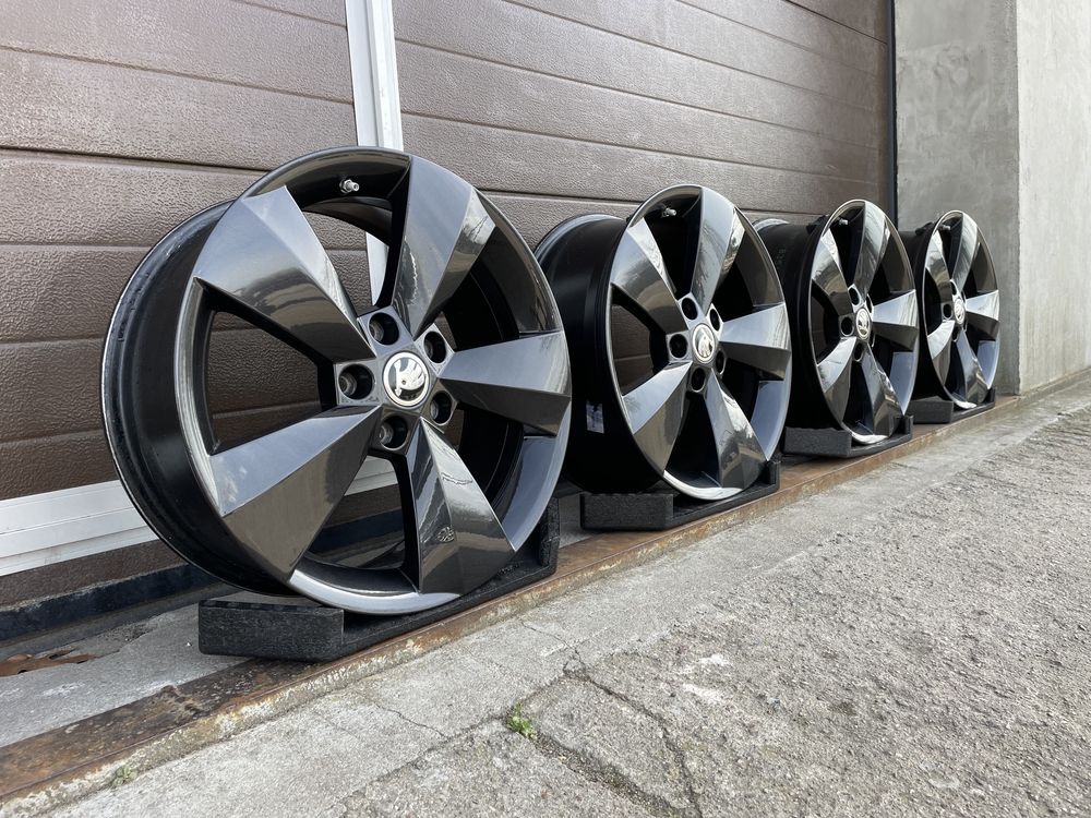 4x felgi aluminiowe 5x112 r17 et38 6,5J Alufelgi Czarne Oryginal Skoda