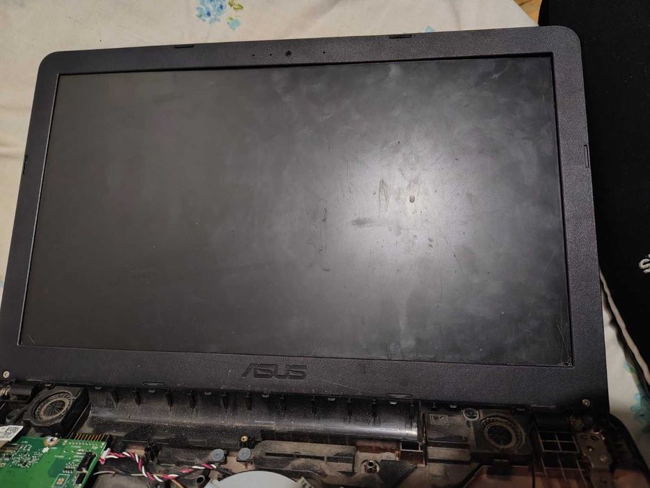 Ноутбук ASUS Z7 X541SA-XO055D неробочий на запчастини