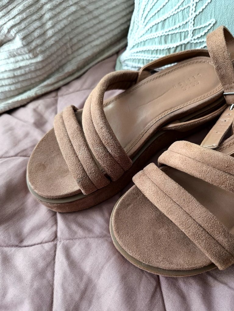Brązowe zamszowe sandały na platformie ASOS 39