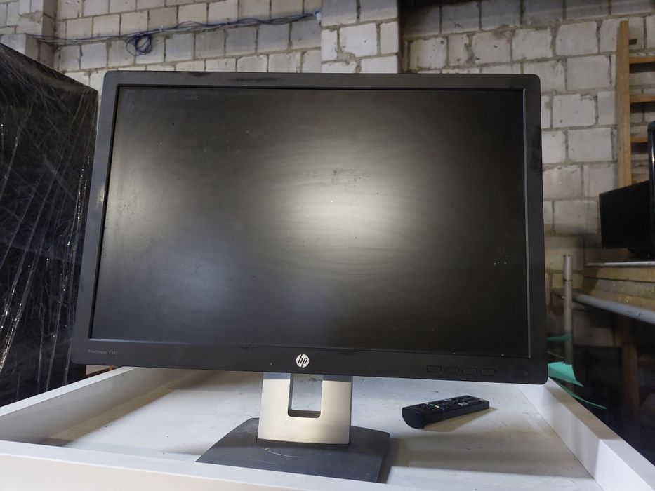 Monitor HP 24 cale HDMI display port