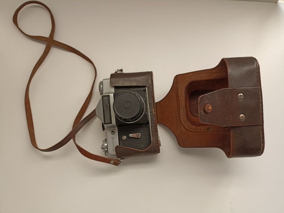 Фотоаппарат "Зенит -Е" + объектив "Индустар-50-2 3,5/50"