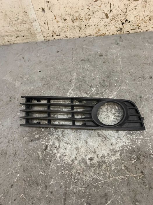 Audi A4 B6 Atrapa Zderzaka Kratka Przód