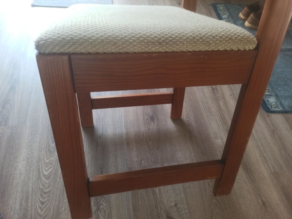 Cadeira de madeira - excelente estado