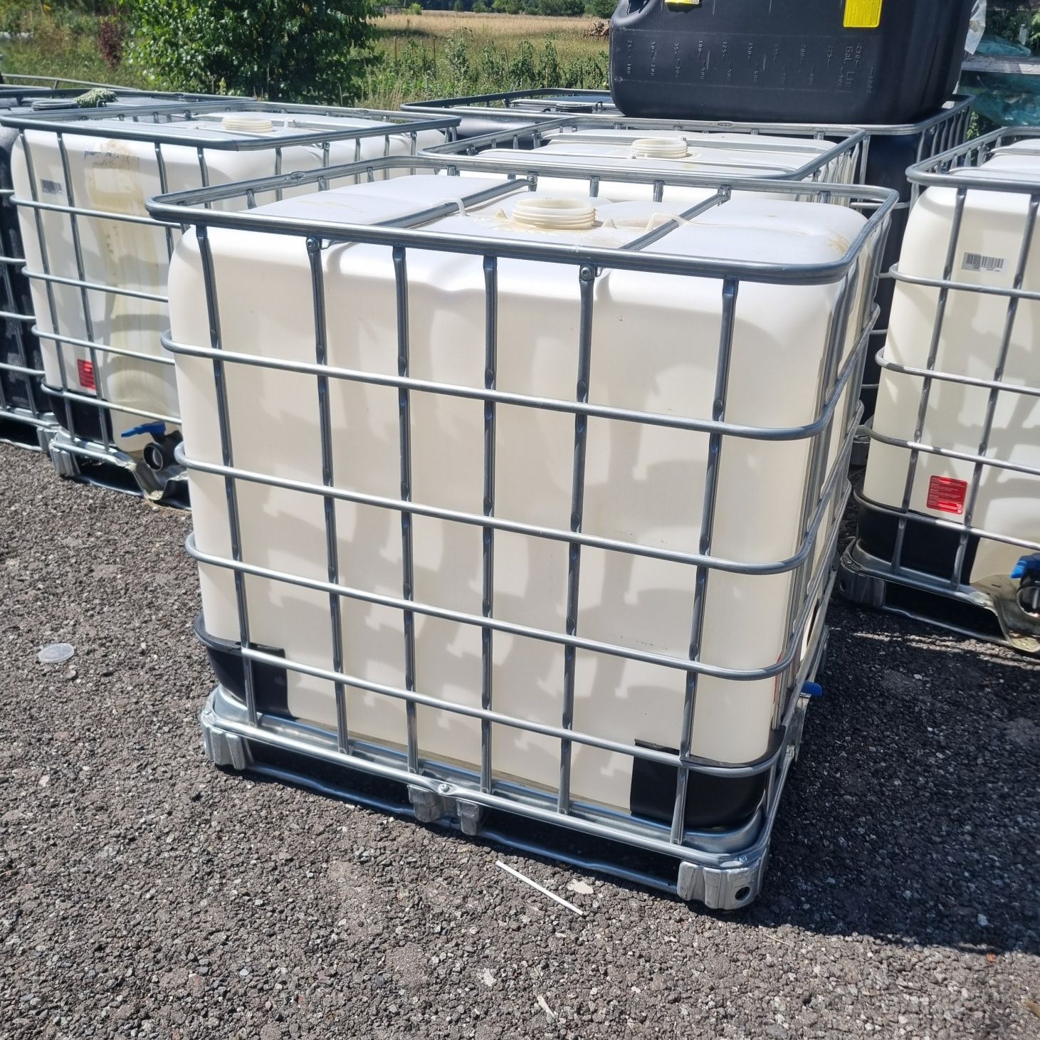 Zbiornik na wode Czyste 1000l transport baniak Mauser kontener