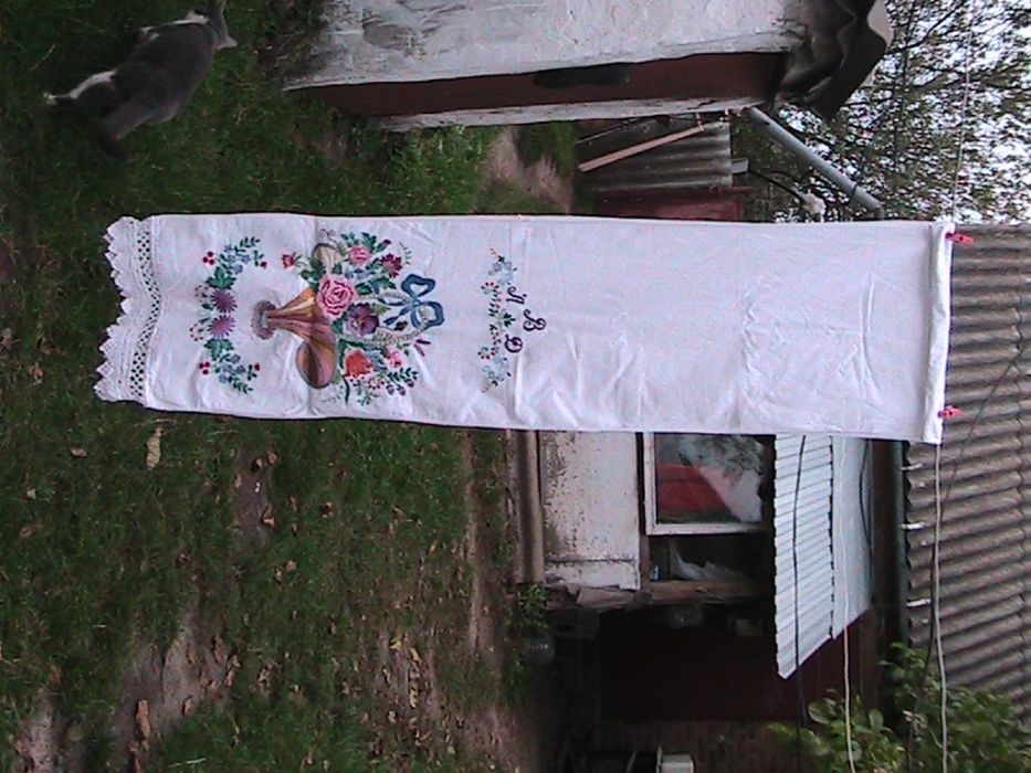 Старинный рушник вышитый гладью