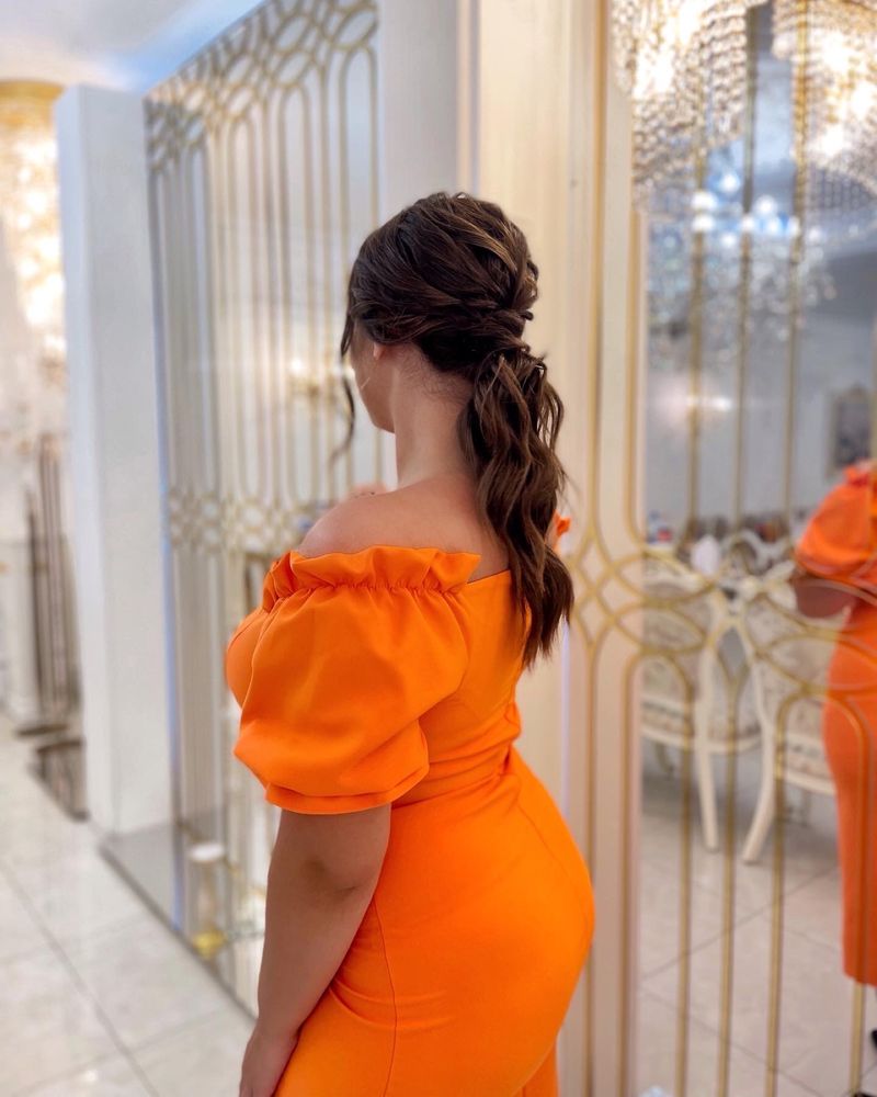Оранжева сукня