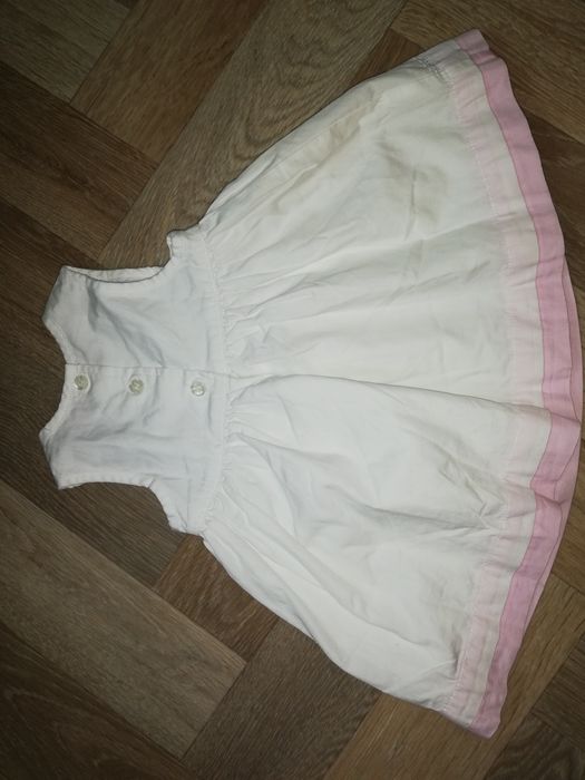 Красивое нарядное платье 3мес.