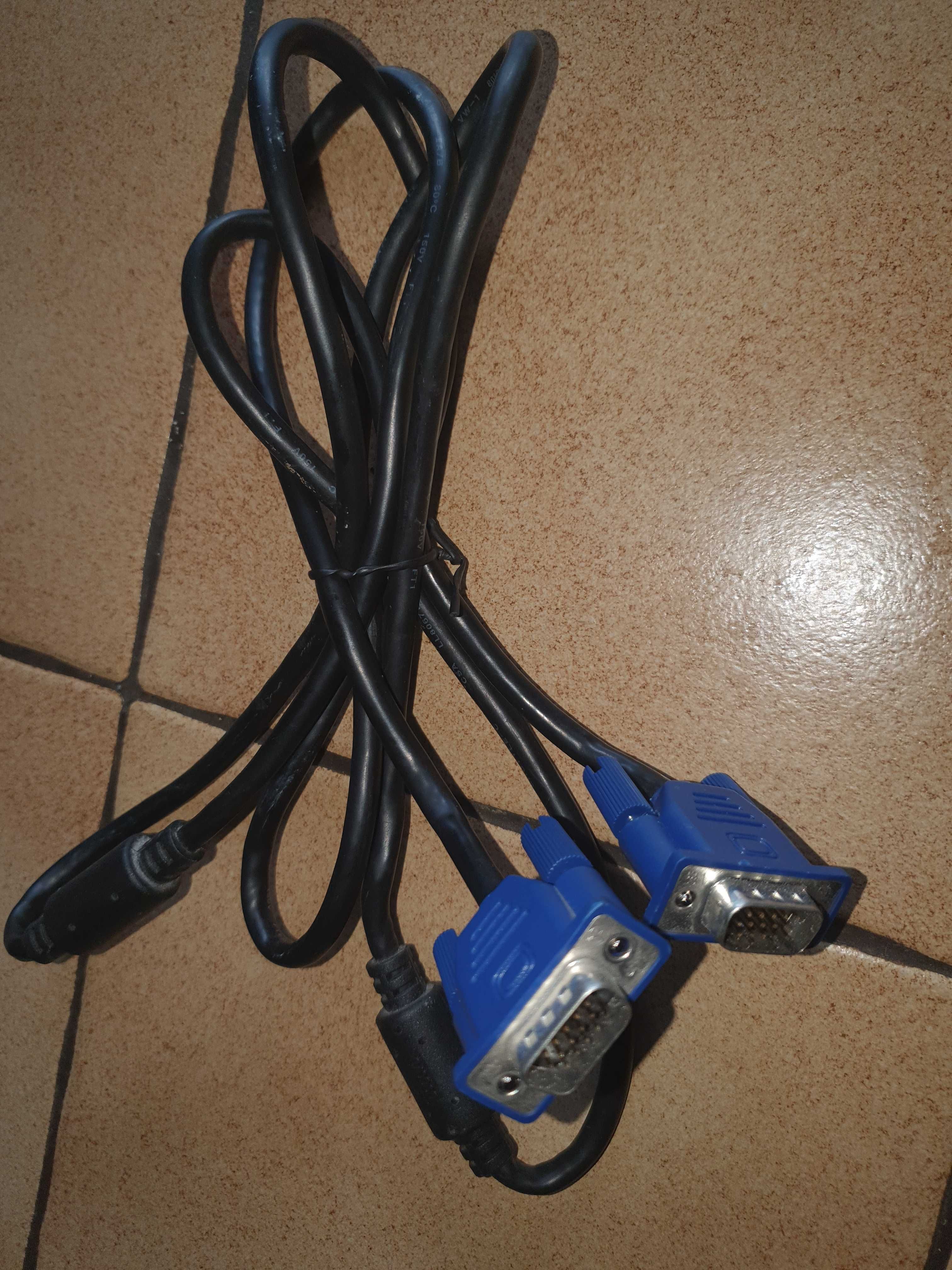 Przewód do monitora VGA.