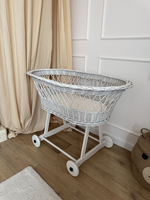 Kołyska wiklinowa / kosz mojżesza