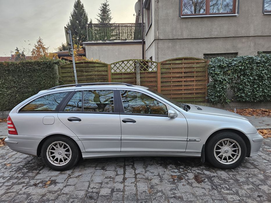 Sprzedam samochód osobowy marki Mercedes-Benz C 220 CDI