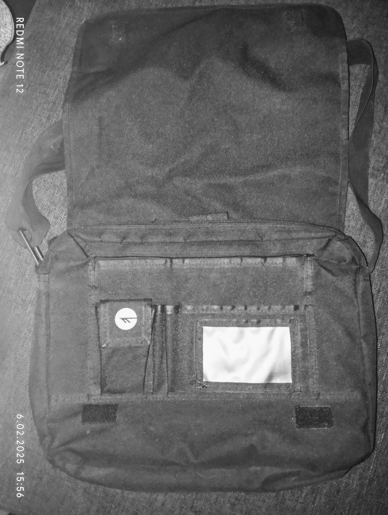 Torba na laptopa czarna.
Szerokość - 40cm