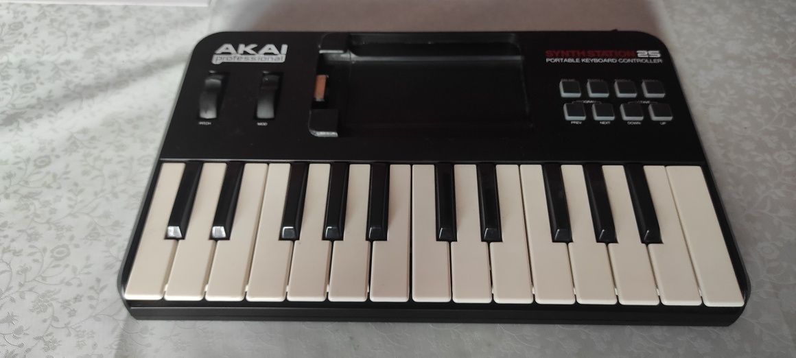 Keyboard Akai Synth Station 25
