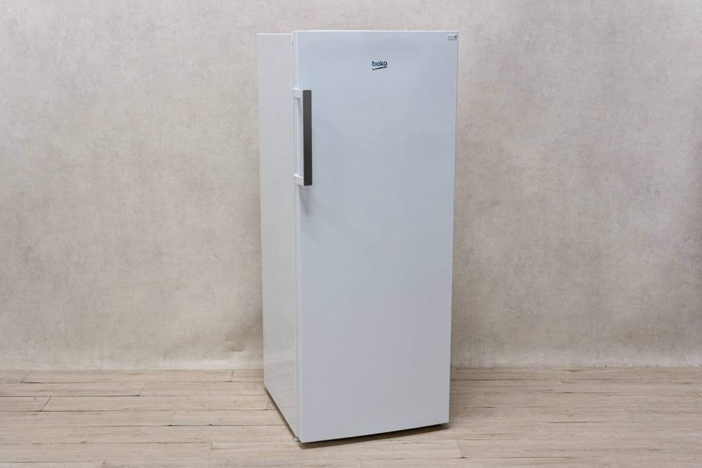 Arca Congeladora Vertical Beko RFNE 270K31 WN (C/ GARANTIA!) 219L