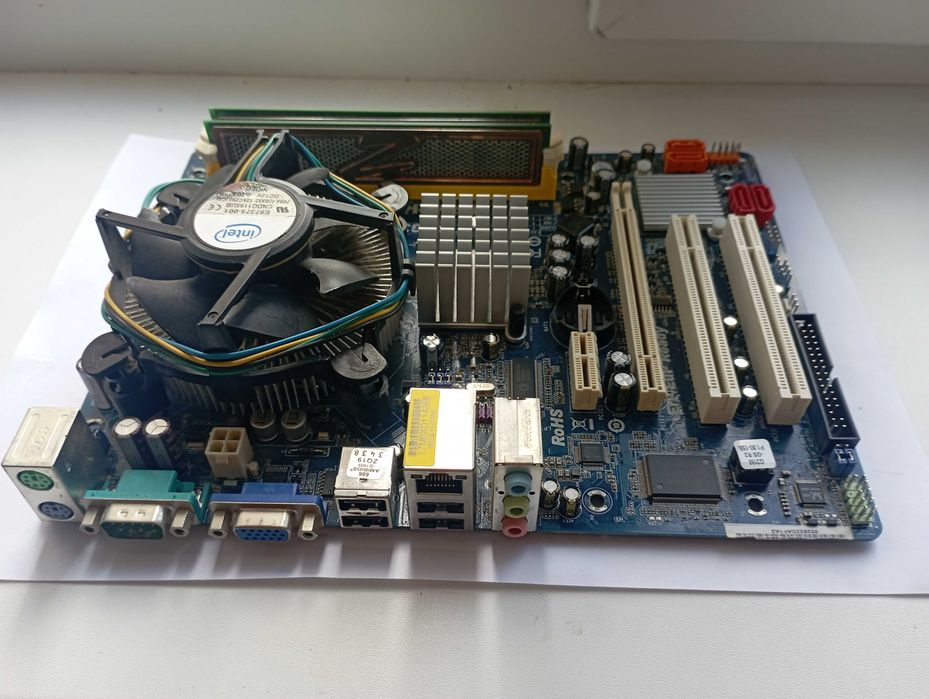 Комплект мать + Intel E5800 + ram 4Gb