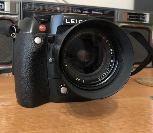 Leica R8 + Grip Motor Drive R8/9(14313) z oryginalną ładowarką(14424)