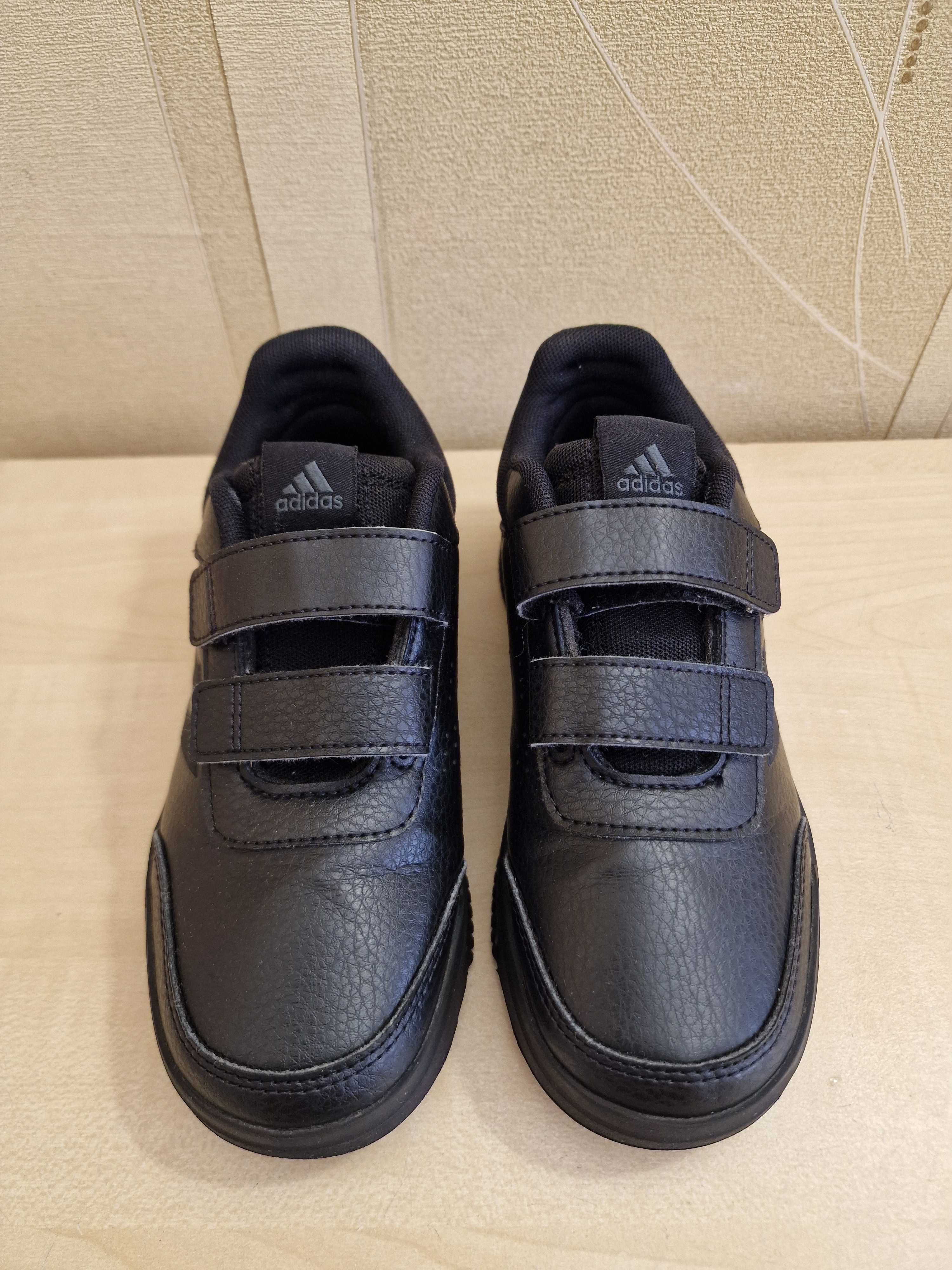 Кросівки Adidas Tensaur оригінал розмір 31 1/2
