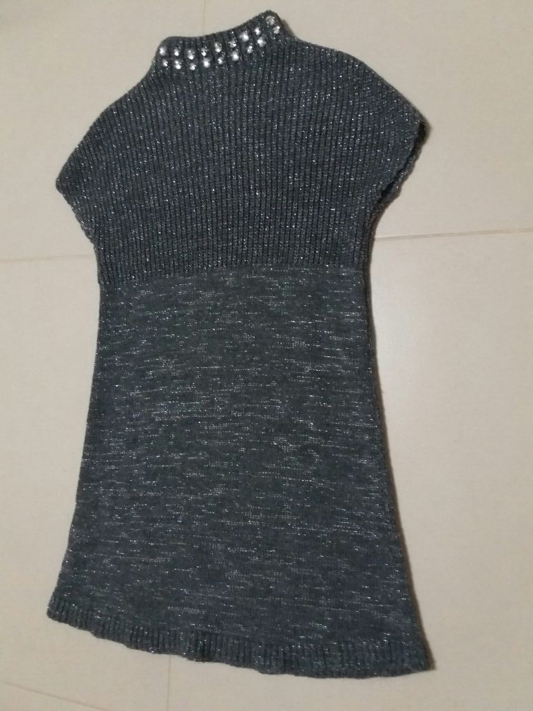 Vestido Benetton com brilhantes para menina (Novo / 6-7 anos)