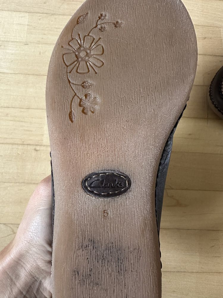 Мокасини Clarks шкіряні жіночі взуття