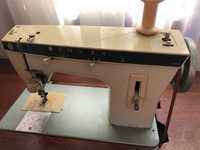 Máquina de costura Singer modelo 257
