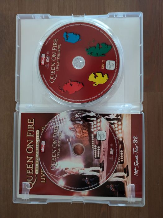 Duplo DVD " Queen On Fire - Live At the Bowl " 1982 (Como Novo)