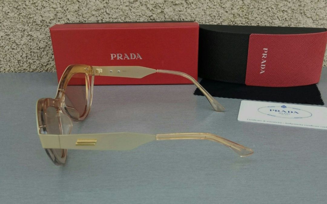 Женские брендовые очки лисички бежевые в золотой метал оправе