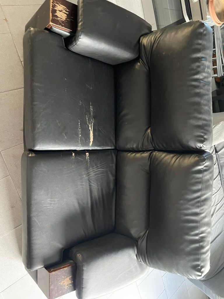Sofá preto usado