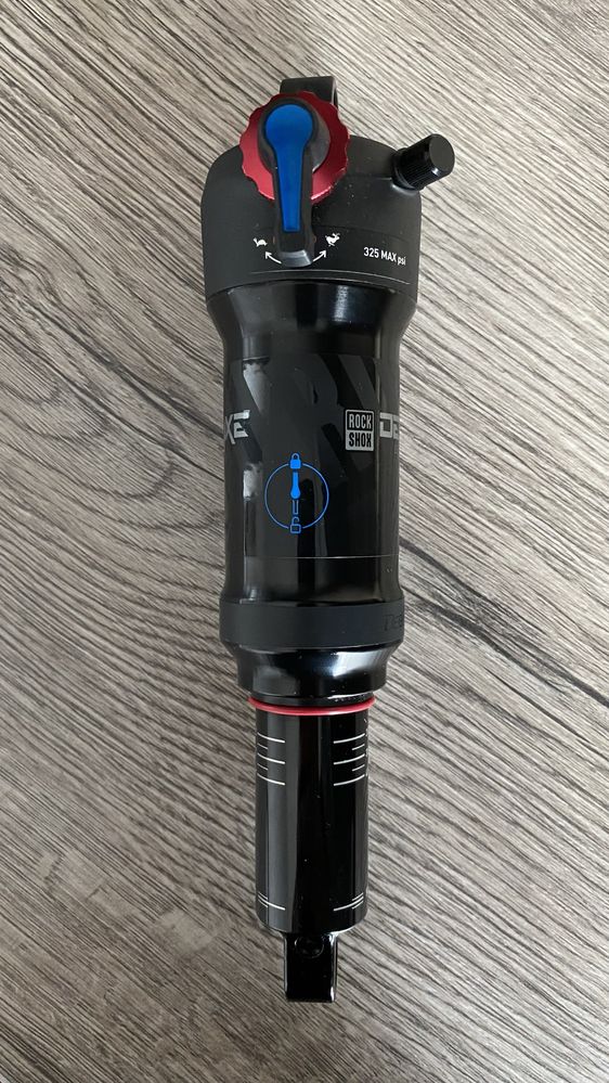 RockShox Deluxe select+ 210x50